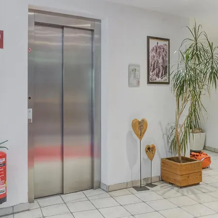 In Mittersill By Lift & Sauna *